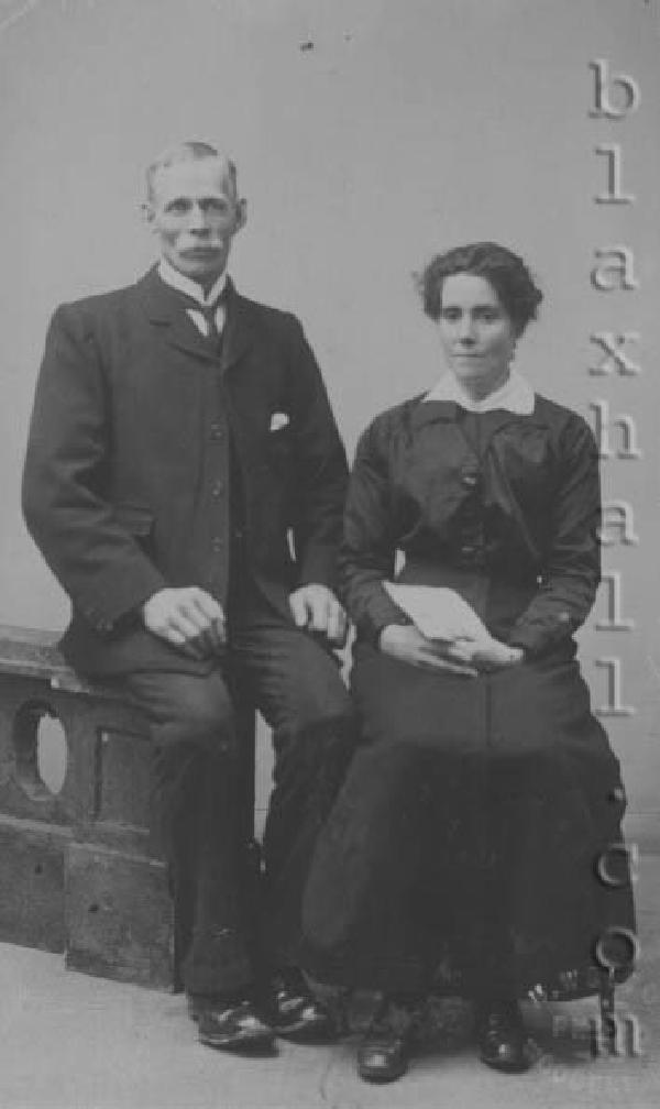 Arthur (Diddles)  Reeve with wife Florie, c1920.jpg