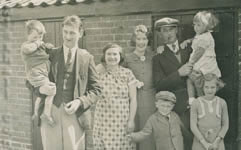 Walter & Maud Skeet with Wally Hammond & family, 1936